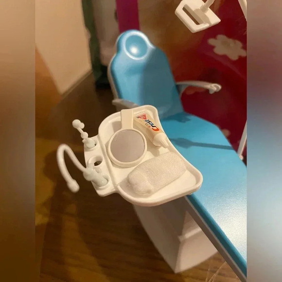 Dentist Barbie Set 1997 - Picture 3 of 6